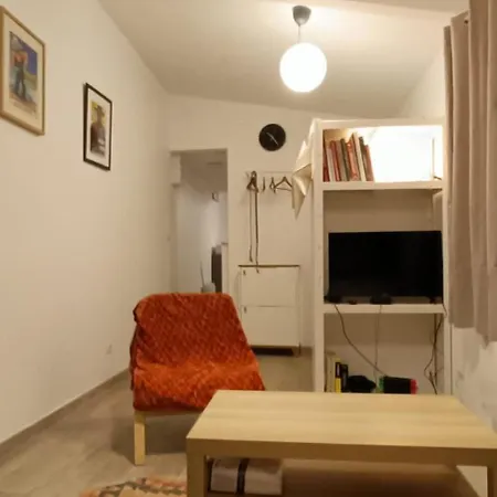 Charming Tiny House With Quiet Garden, 15min From Paris Apartment